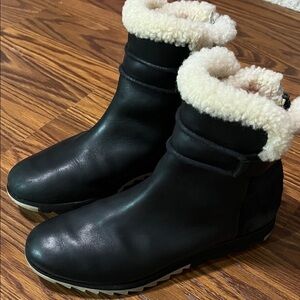 Sorel Black and Cream Shearling booties 7